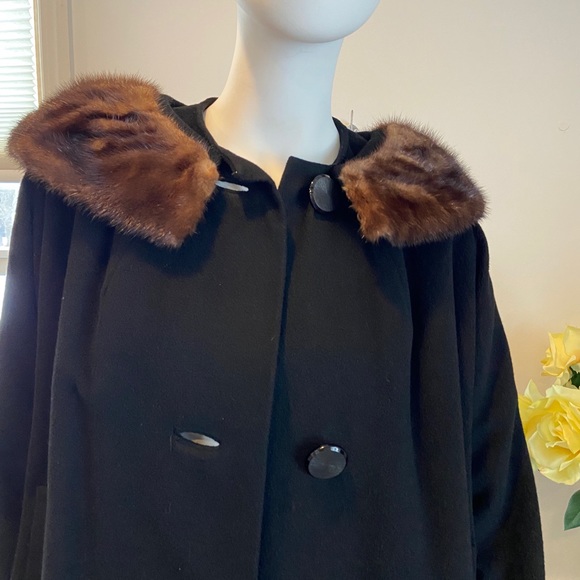 Vintage Cashmere Coat with Fur Collar - Picture 5 of 16